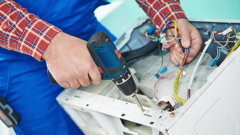 Çekmeköy Siemens Siemens çamaşır makinesi kart tamiri – Su almama arızası orijinal parça ile giderildi. - Teknik servis örneği